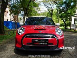 Jual bekas TDP 275jtMINI Cooper ,0 Cooper SE Hatchback AT 2025 Merah Kondisi Istimewa Bergaransi Dan Dijamin Siap Pakai Kawanmobilbekas,lokasi di Banten