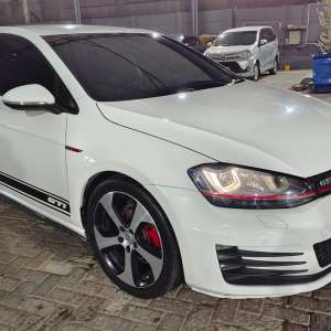 Jual bekas vw golf mk7 gti 2014 stnk december pajak panjang,lokasi di Jakarta Barat