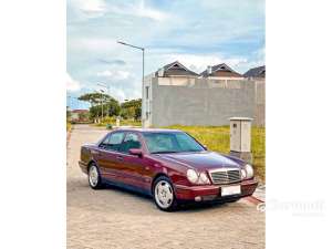 Jual bekas 1996 Mercedes-Benz E320 2.3 Sedan,lokasi di Jawa Timur