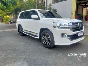 Jual bekas 2011 Toyota Land Cruiser 4.5 200 Standard spec SUV,lokasi di Jawa Timur