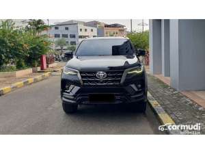 Jual bekas 2022 Toyota Fortuner 2.4 VRZ GR SPORT 4X2 SUV hitam km 28 ribuan,lokasi di DKI Jakarta