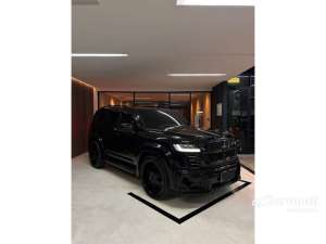 Jual bekas 2023 Toyota Land Cruiser 3.3 300 VX-R Premium Colour SUV Register 2024,lokasi di DKI Jakarta