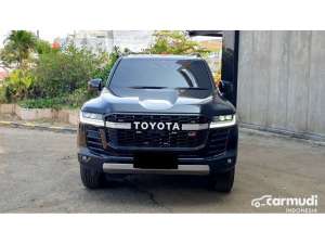 Jual bekas 2023 Toyota Land Cruiser 3.3 300 GR-S Premium Colour SUV hitam km 6 ribuan,lokasi di DKI Jakarta