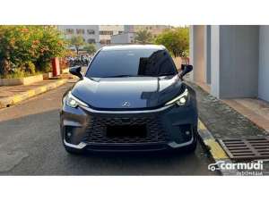 Jual bekas 2024 Lexus LBX 1.5 Luxury SUV hybrid abu km 4 ribuan pajak panjang,lokasi di DKI Jakarta