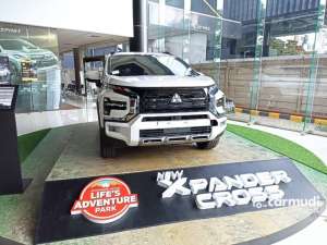 Jual bekas 2025 Mitsubishi Xpander Cross 1.5 Premium White colour MPV,lokasi di DKI Jakarta