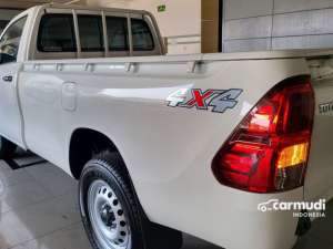 Jual bekas 2025 Toyota Hilux 2,4 Base Spec Pickup 4X4 Single Cabin Ready Harga Termurah Call Me,lokasi di Jawa Barat