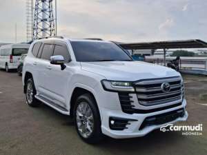 Jual bekas 2025 Toyota Land Cruiser 3,3 300 VX-R 4x4 Premium Colour SUV Putih Harga Murah,lokasi di Jawa Barat
