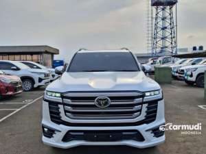 Jual bekas 2025 Toyota Land Cruiser 3,3 300 VX-R 4x4 Premium Colour SUV Putih Ready Harga Call me,lokasi di DKI Jakarta