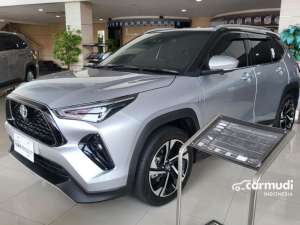 Jual bekas 2025 Toyota Yaris Cross 1,5 S HV 2 Tone SUV Hybrid GR Sport TSS Two Tone Siover Hitam Harga Murah,lokasi di Jawa Barat