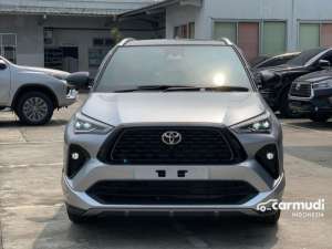 Jual bekas 2025 Toyota Yaris Cross 1,5 S HV 2 Tone SUV Silver Hitam GR Sport Harga Termurah,lokasi di DKI Jakarta