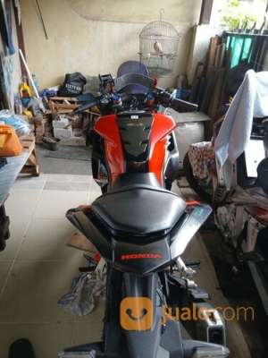Jual bekas CBR150R K56 2023,lokasi di Kota Tangerang