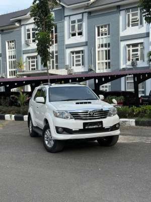 Jual bekas FORTUNER G VNTURBO DIESEL MATIC 2013,lokasi di 