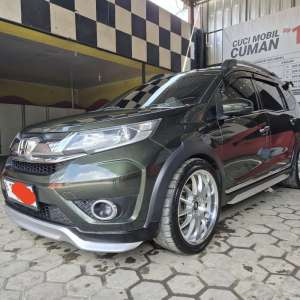 Jual bekas Honda BRV E MT 2016 Warna Mystic Green Rare,lokasi di Bekasi