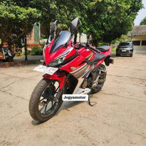 Jual bekas honda cbr 150 r abs 2018 motor second berkualitas,lokasi di Tangerang Selatan