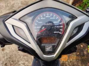 Jual bekas Honda Vario 125cc tahun 2014 Pajak Hidup,lokasi di Kota Jakarta Timur