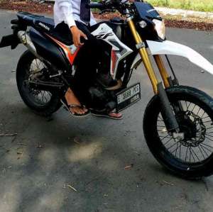 Jual bekas JUAL CRF 150L TAHUN 2022 PUTIH LENGKAP HIDUP,lokasi di Kab. Indramayu