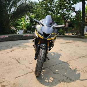 Jual bekas KILOMETER 17K Yamaha R15 V3 th 2019 motor second unit gres,lokasi di Tangerang Selatan