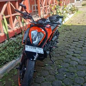 Jual bekas KTM Duke 250, surat2 lengkap,lokasi di Jakarta Timur