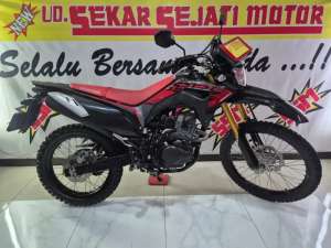 Jual bekas New Crf fi 150cc km 4 ribuan,lokasi di Jambangan