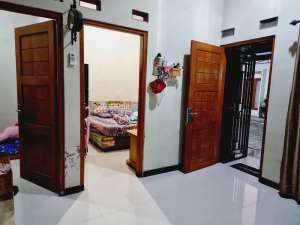 Rumah Cantik Minimalis Modern Gedongan Colomadu lokasi di Colomadu, tersedia melalui melalui situs Olx