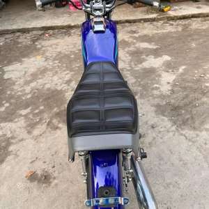 Jual bekas Sepeda motor Yamaha rx king tahun 2004 ss lengkap warna biru keadaan baik part orian kelistrikan aktif,lokasi di Kab. Asahan