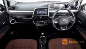 Jual bekas Toyota Sienta Q AT 2017 Hitam,lokasi di Kota Bekasi