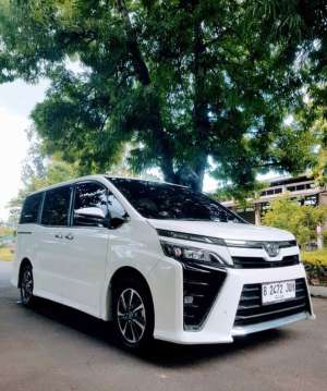 Jual bekas Toyota Voxy 2.0 Matic 2018,lokasi di K                           