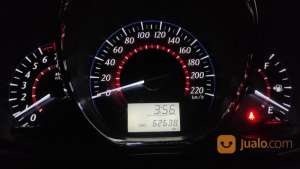 Jual bekas Toyota Yaris S TRD Heykers MT 2017 Silver,lokasi di Kota Surabaya