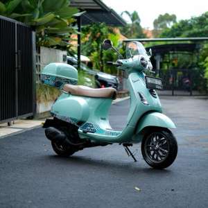 Jual bekas Vespa Matic LX 125 iGet Facelift Batik Series 2023,lokasi di Depok