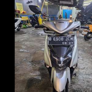 Jual bekas YAMAHA MIO GEAR 125 tahun 2022 warna Silver,lokasi di Jakarta Timur