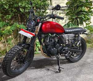 Jual bekas Yamaha Scorpio 225 Custom Scrambler Tahun 2011 MerahHitam,lokasi di Kab. Tangerang