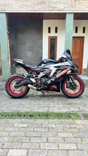 Jual bekas Zx25r zx25 ninja 250 tipe abs quick shifter odo 5.000,lokasi di Ciledug