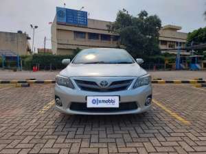 Jual bekas 2013 TDP 5,JT Toyota Corolla Altis 2.0 V Bensin-AT Silver,lokasi di 