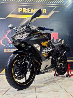 Jual bekas All-New Ninja ABS MDP KEYLES km.6rb Limited .Anugerah motor rungkut,lokasi di Gayungan