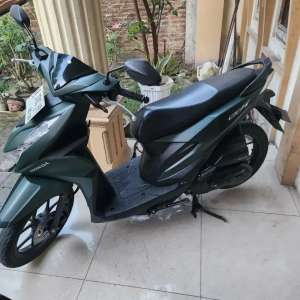 Jual bekas Beat deluxe hijau 2023 gbm bisa tunai atau kredit,lokasi di Berbah