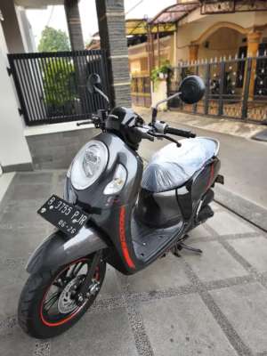 Jual bekas Bissmillah dijual motor Honda Scoopy SE 2021,lokasi di Pulo Gadung