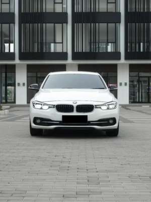 Jual bekas BMW 320i Sport Line 2017,lokasi di 