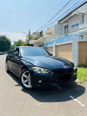 Jual bekas CASH MURAH BMW 320d 2015 DIESEL IRIT SEKALI TGN PERTAMA FULL PEREMAJAN,lokasi di 