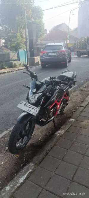 Jual bekas CB 150 R Street fire 2017,lokasi di Coblong