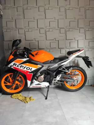 Jual bekas cbr 150 low km istimewa,lokasi di Pancoran Mas
