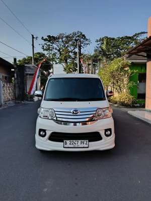 Jual bekas Daihatsu Luxio X Matic,lokasi di 