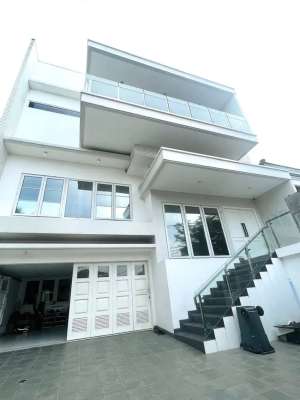 Danau Agung 3 Lantai Minimalis Super LT300m2 Sunter Jakarta Utara lokasi di Tanjung Priok, tersedia melalui melalui situs Olx