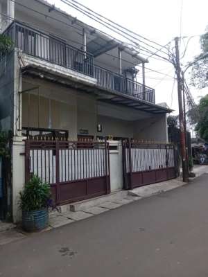 Di Jual Rumah 2lantai - Bebas Banjir di Dewi Sartika, Cawang lokasi di Kramat Jati, tersedia melalui melalui situs Olx