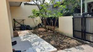 DIJUAL CEPAT Rumah 2 lantai di Perbatasan Jakarta dan Bekasi lokasi di Pondok Gede, tersedia melalui melalui situs Olx