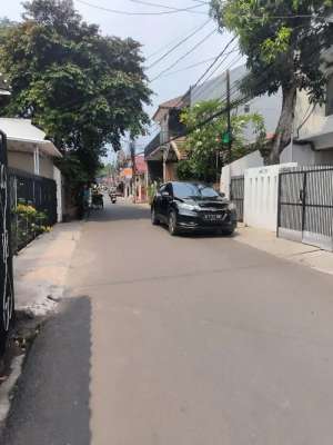 Dijual Cepat Rumah tinggal berikut Kosan dan kontrakan di Pancoran lokasi di Pancoran, tersedia melalui melalui situs Olx