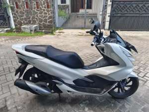 Jual bekas Dijual Motor Honda PCX CBS 2019 - Putih,lokasi di Cilegon