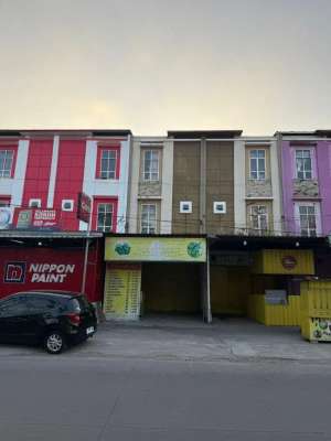 Dijual ruko 3 lantai jalan abdul kadir lokasi di Tamalate, tersedia melalui melalui situs Olx