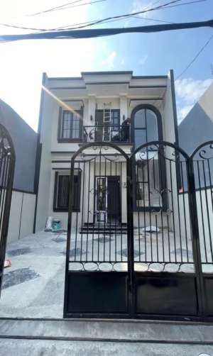 Dijual Rumah Brand New American Classic di dekat GreenVille lokasi di Kebon Jeruk, tersedia melalui melalui situs Olx