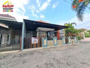 Dijual Rumah Cantik Full Furniture Perum Gardenia Estate Banyuwangi lokasi di Banyuwangi, tersedia melalui melalui situs Olx