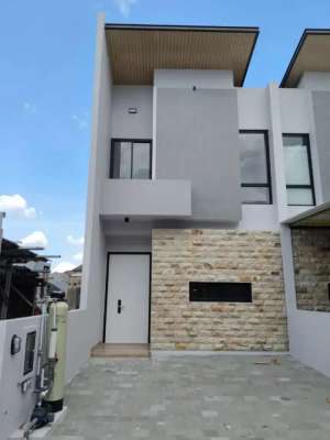Dijual Rumah cluster baru di jl raya jatibening kota bekasi lokasi di Pondok Gede, tersedia melalui melalui situs Olx